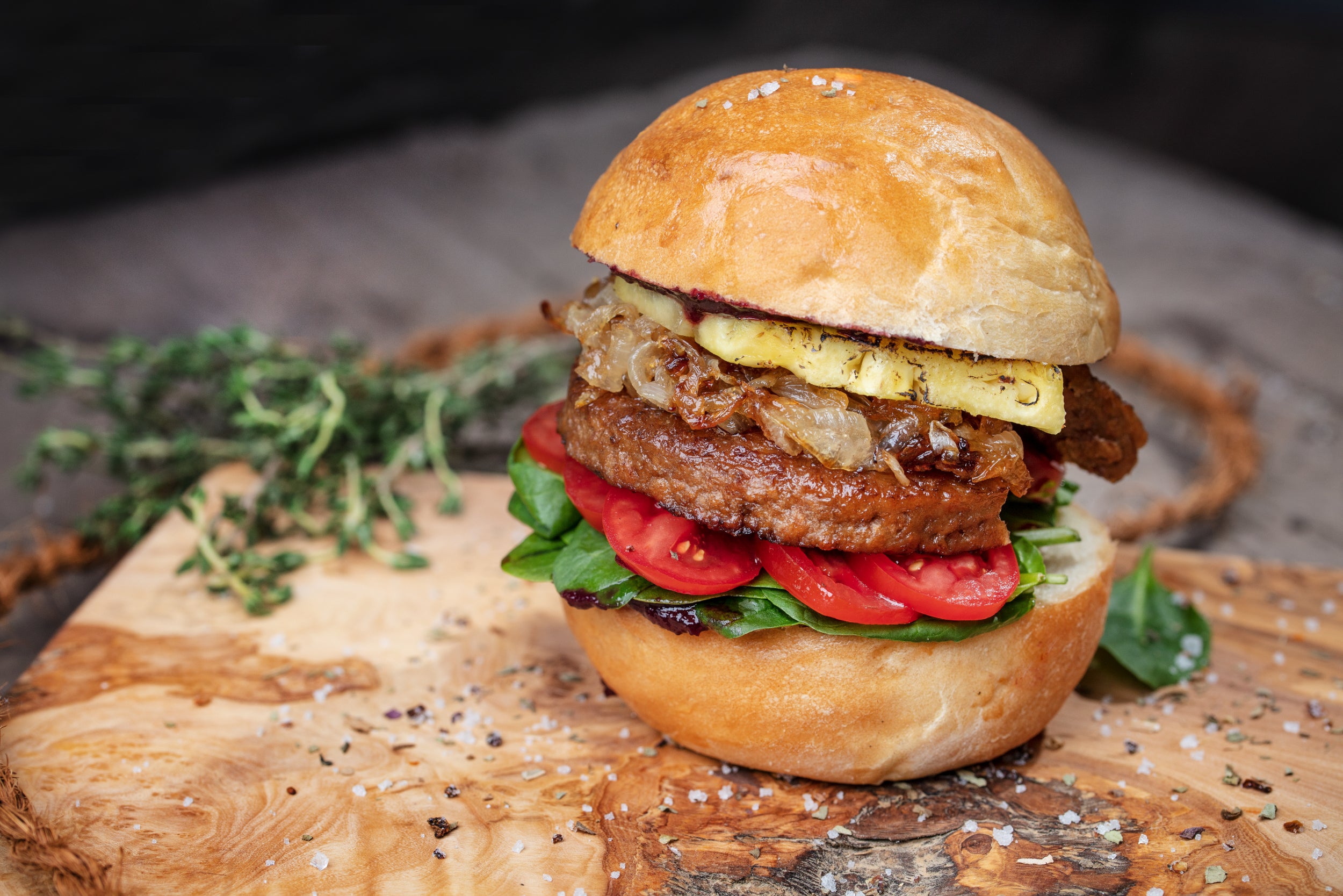 Vegane BBQ Kirsch Burger