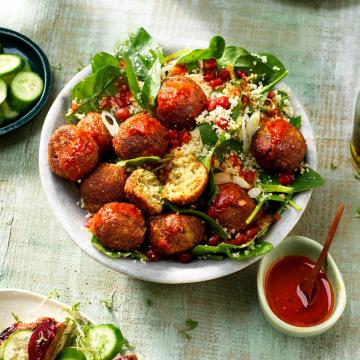 Quinoa salad with falafel x2