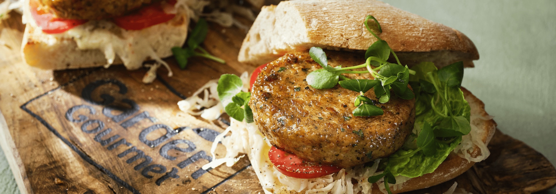 Frikadellen-Sandwich mit Sauerkraut