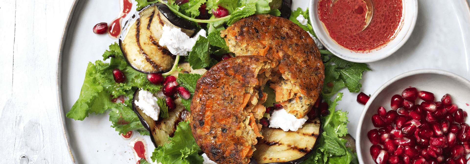 Spinat-Auberginen-Salat mit Linsenburger