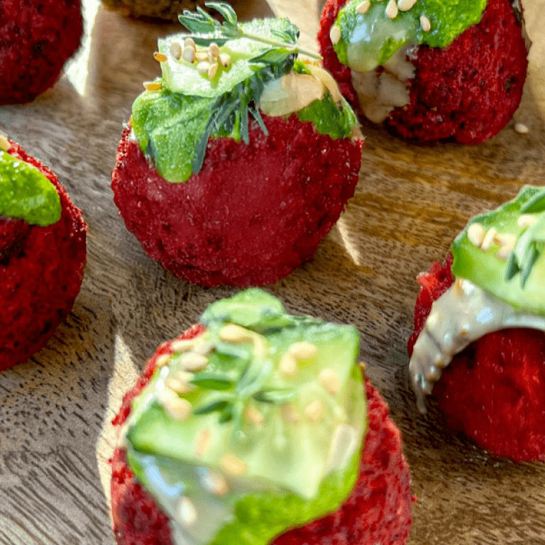 Rote Bete Falafel Appetizer Rote Bete Falafel Appetizer