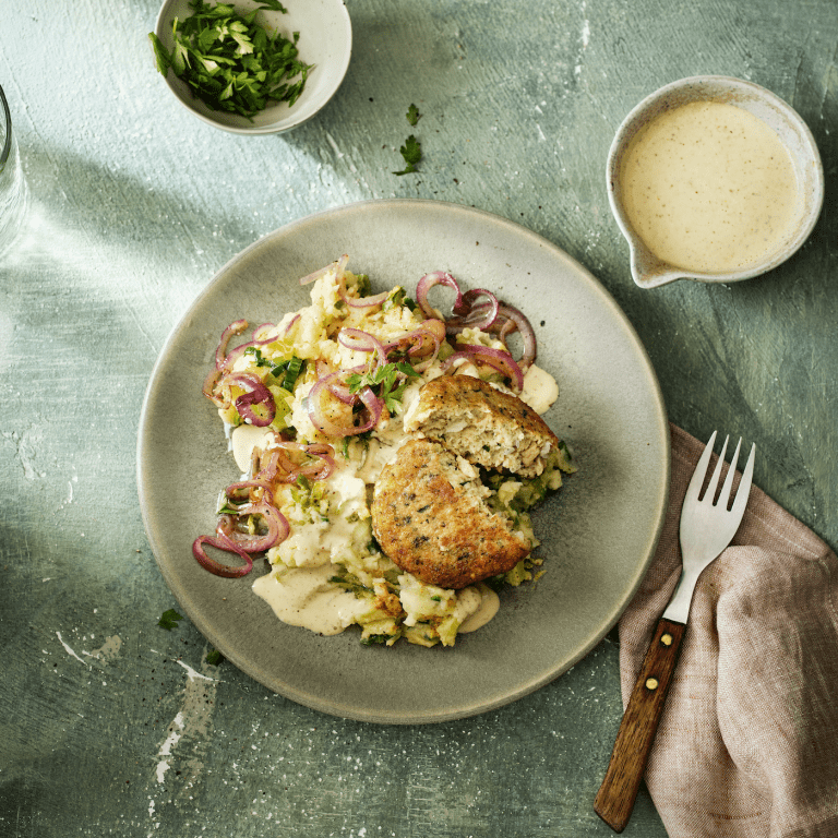 Vegane Frikadellen mit Kartoffelstampf und Senfsauce Vegane Frikadellen mit Kartoffelstampf und Senfsauce