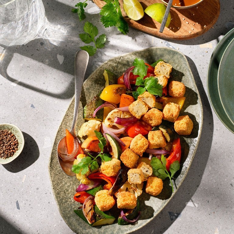 Crunchy Tofu mit Ofengemüse