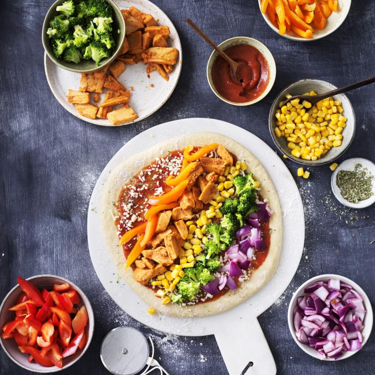 Vegane Pride Regenbogen-Pizza