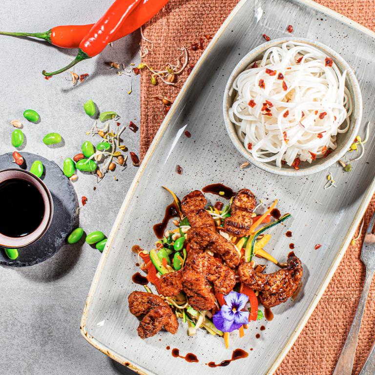 Vegane Filetstreifen im Soja-Honig Mantel