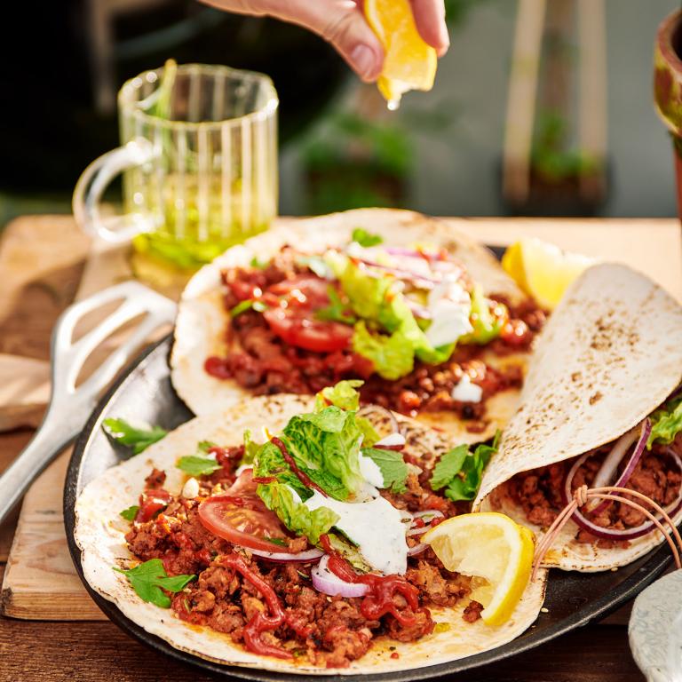 BBQ Pizza nach türkischer Art mit Sensational Hack BBQ Pizza nach türkischer Art mit Sensational Hack