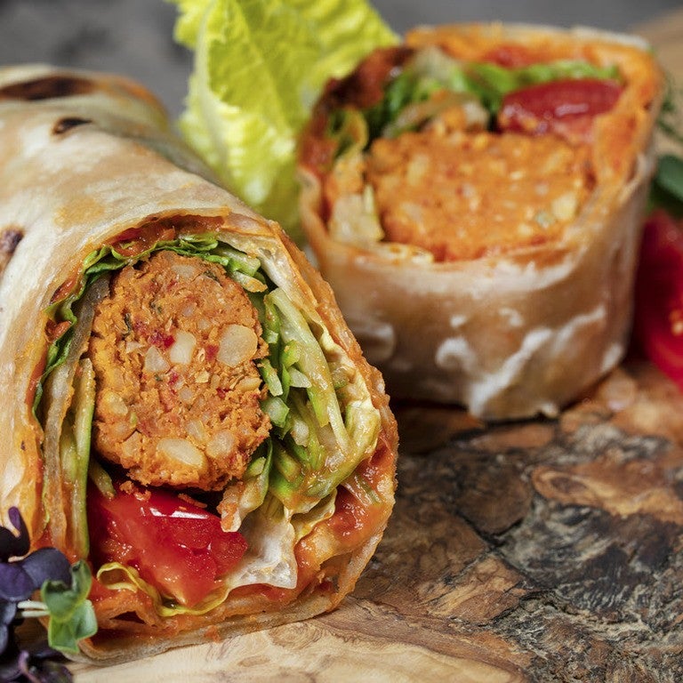 Pikanter Wrap mit veganen Falafeln