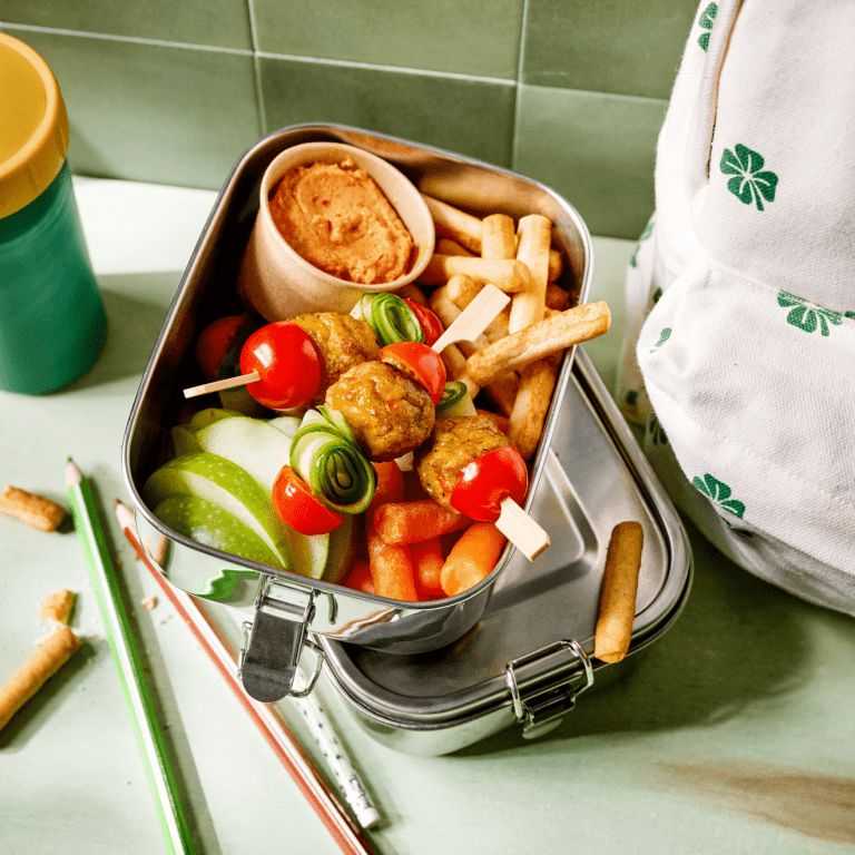 Back to School Brotbox mit Gemüsebällchen Back to School Brotbox mit Gemüsebällchen