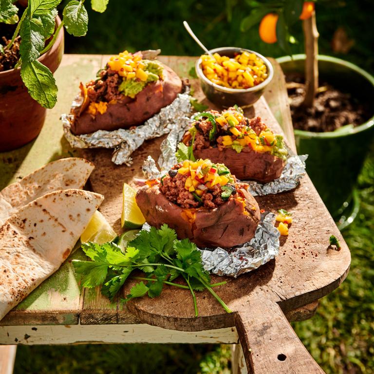Gefüllte Süßkartoffel nach mexikanischer Taco-Art Gefüllte Süßkartoffeln nach mexikanischer Art