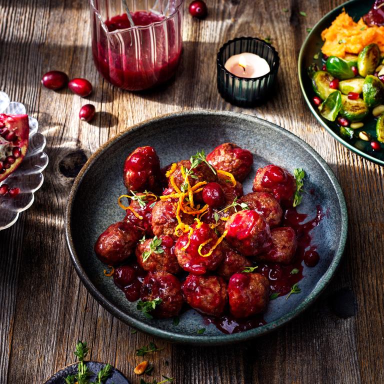 Gemüsebällchen in Cranberry-Sauce Gemüsebällchen in Cranberry-Sauce