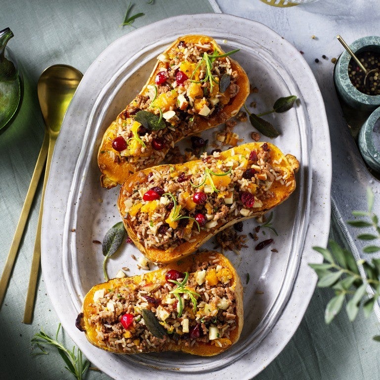 Gefüllter Butternut-Kürbis mit Sensational Hack Gefüllter Butternuss-Kürbis mit veganem Hack