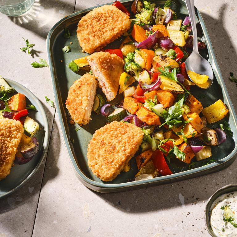 Knuspertaschen Cordon Bleu-Art mit Ofengemüse Knuspertaschen Cordon Bleu-Art mit Ofengemüse