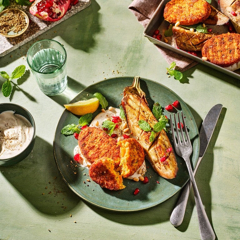 Kürbis-Taler mit gebackener Aubergine